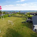 Gudrun - 250m From The Sea By Interhome