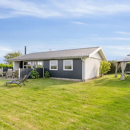 Gudrun - 250m From The Sea By Interhome