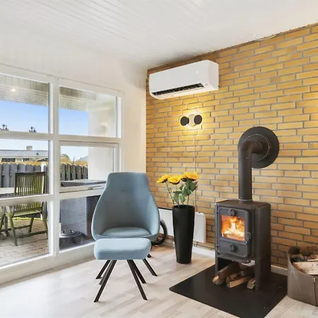 Gudrun - 250m From The Sea By Interhome