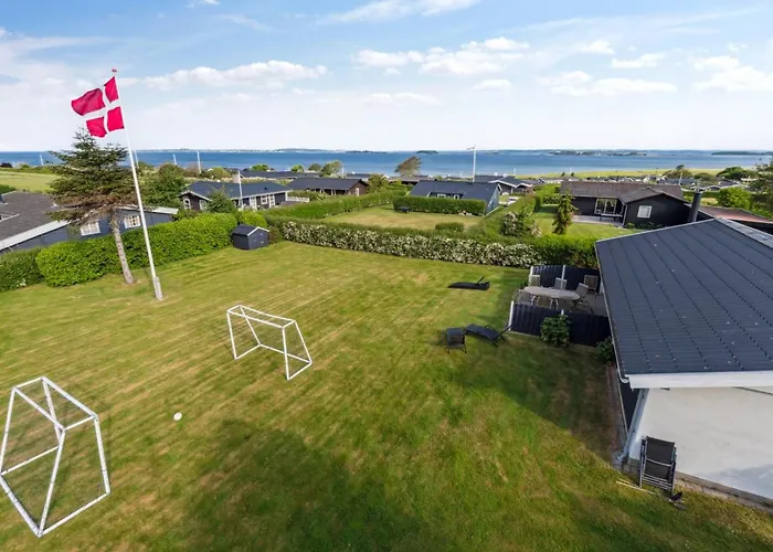 Gudrun - 250m From The Sea By Interhome