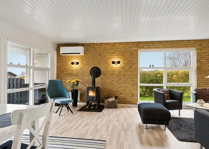 Gudrun - 250m From The Sea By Interhome *